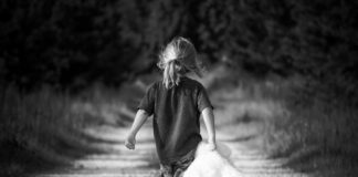 Bipolar Diagnosis Linked to Childhood Adversity