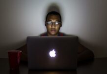 Study Links Working Long Hours With Poorer Mental Health