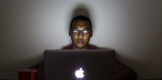Study Links Working Long Hours With Poorer Mental Health