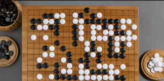 Change in Chicago: Playing Go