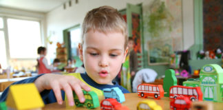 When Does it Help to Have Background Information in Child-Centered Play Therapy?