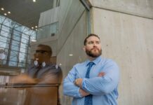 In the House of Psychiatry, a Jarring Tale of Violence